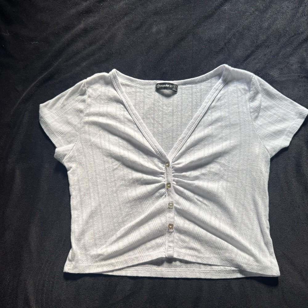 Chic White V-Neck Buttoned Crop Top